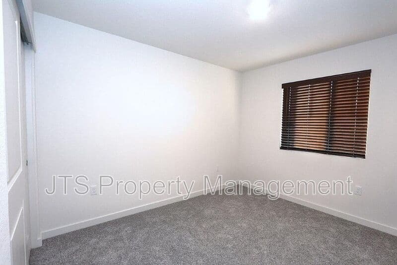 Roseville House: 2049 Shady Tree Circle