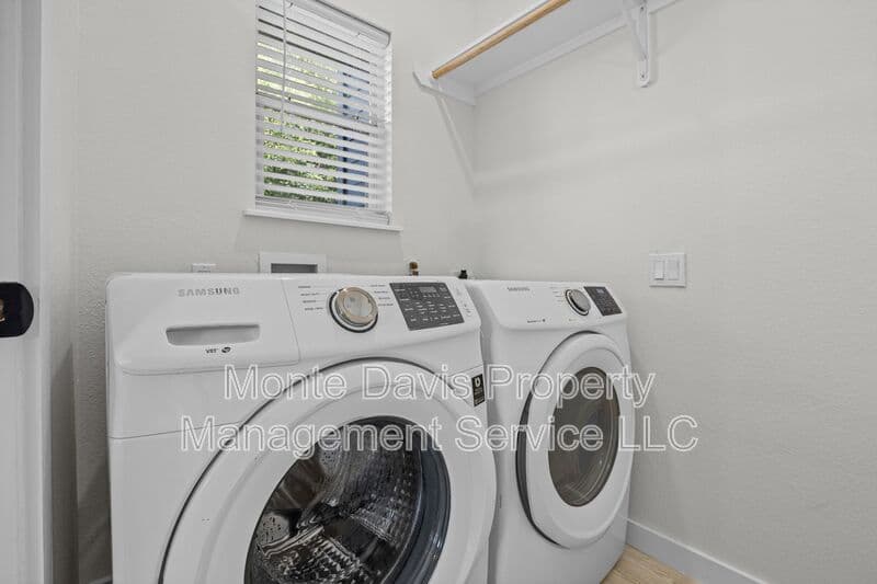 Austin Condo: 1802 Springdale Rd
