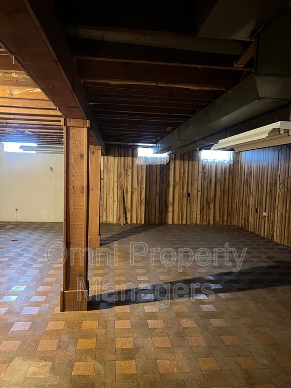 Warren House: 27359 Liberty Dr