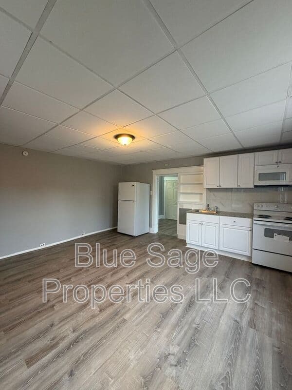Darby Condo: 101 S 5th St