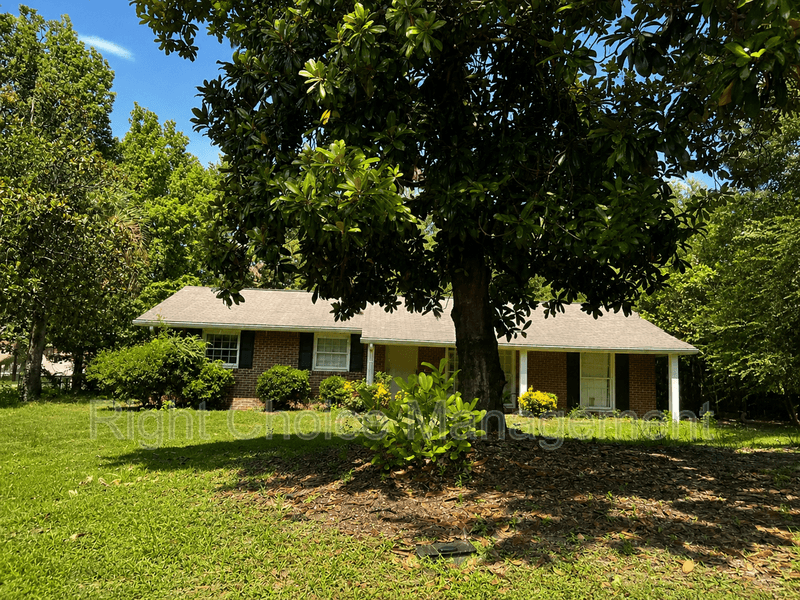 Columbus House: 5019 Burbank St