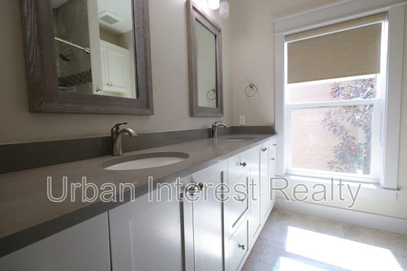 Freeport Townhome: 47 Palm Street