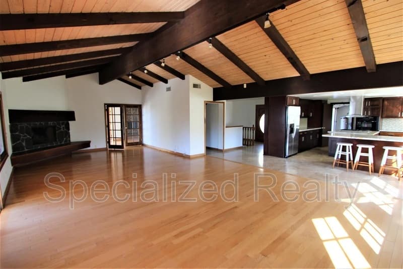 La Canada Flintridge House: 3694 Berwick Drive