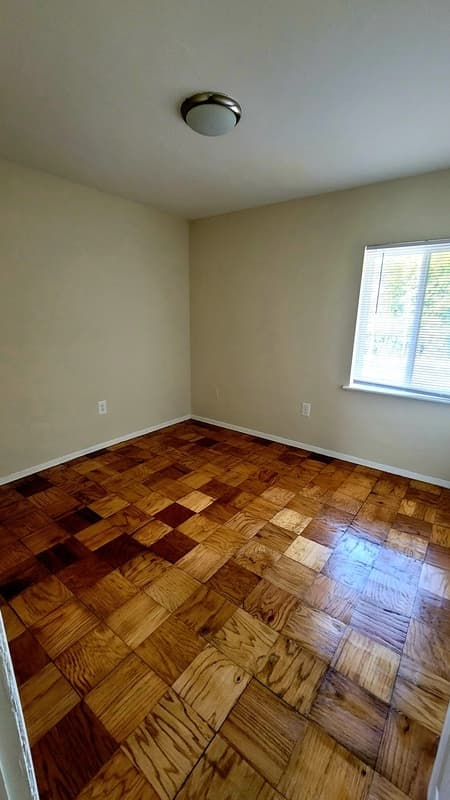 Richmond Condo: 1700 Carlisle Ave