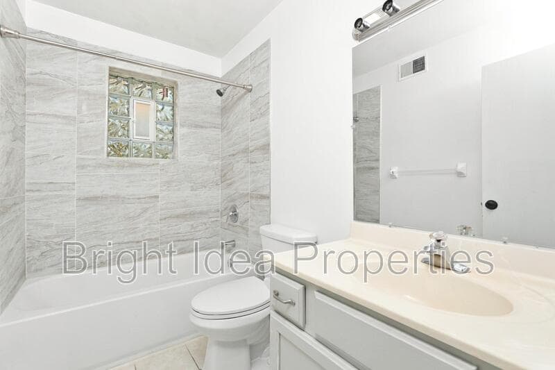 Minneapolis House: 2324 Emerson Avenue North