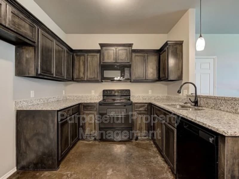 El Reno House: 1867 Cypress Lane