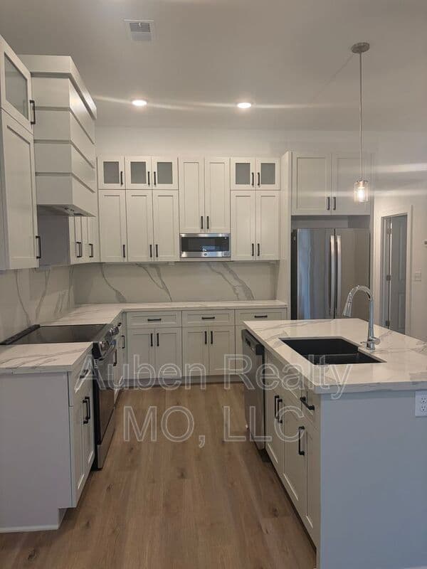 Kansas City House: 9310 N. Lenox St