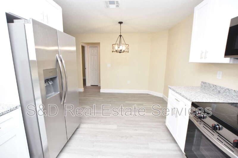Lakeland Condo: 1111 Mercury Dr E