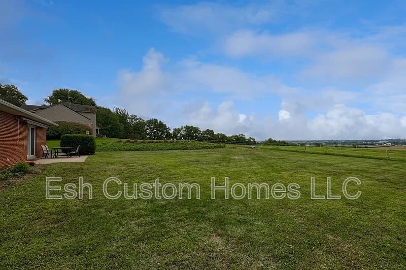 Lancaster House: 2208 Forry Road