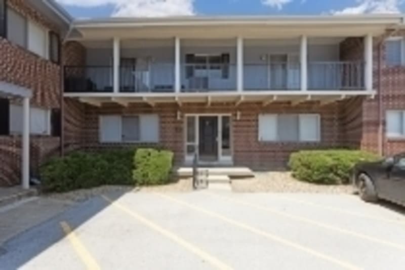 Kansas City Condo: 8704 Wornall Rd - D