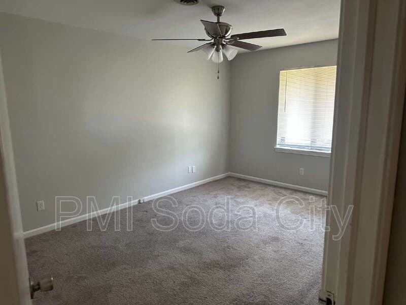 Columbia Condo: 105 Thornwell Court