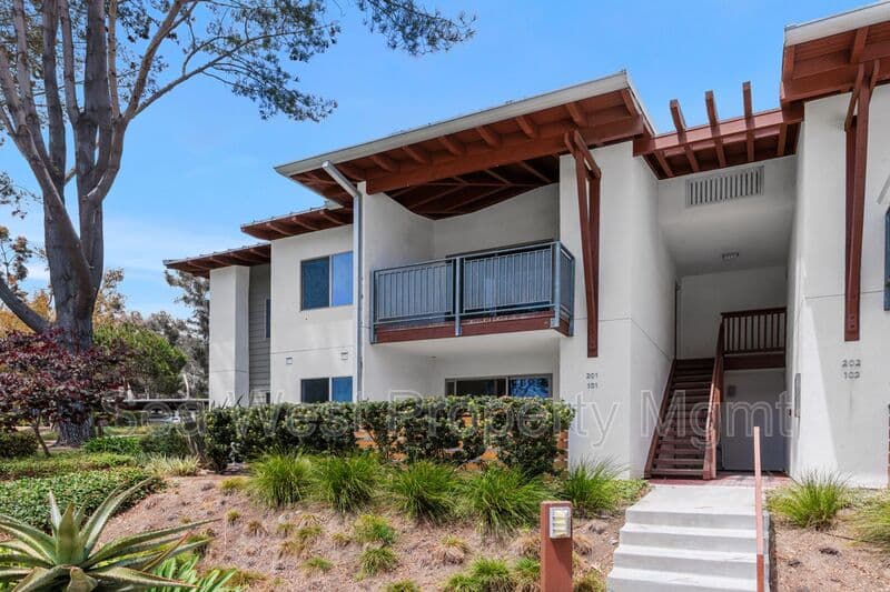Encinitas Condo: 1730 S El Camino Real