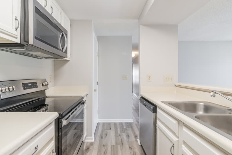 Charlotte Condo: 1624 Arlyn Circle