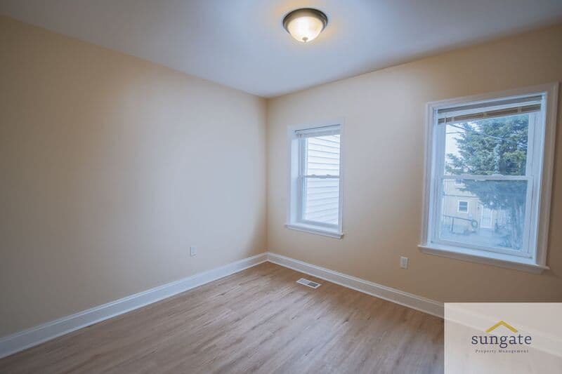 Baltimore Townhome: 3205 Esther Pl