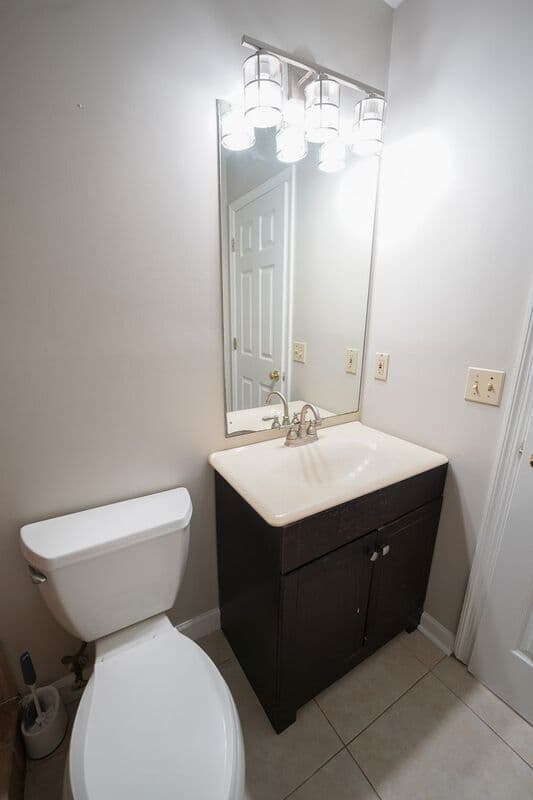 Savannah Condo: 211 Edgewater Rd