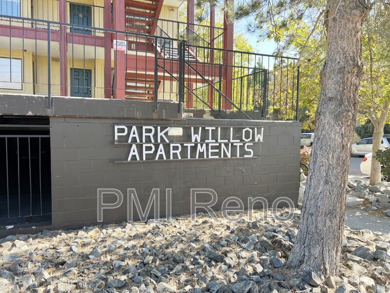 Reno Condo: 160 Park Street
