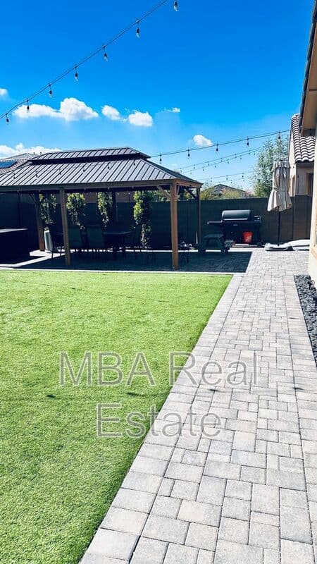 Laveen House: 6803 W Winston Dr