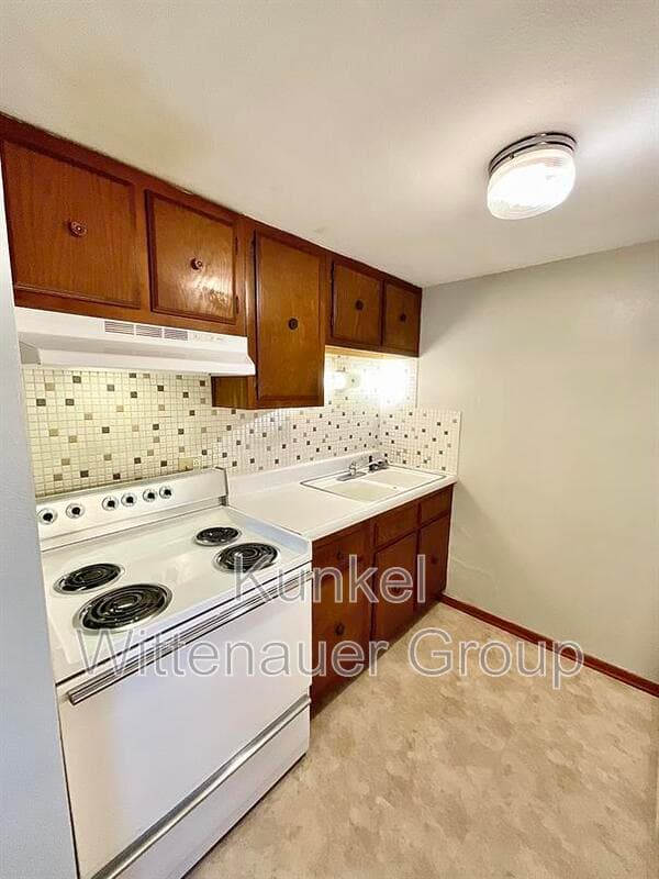 Fairview Heights Condo: 9940-4 Old Lincoln Trail