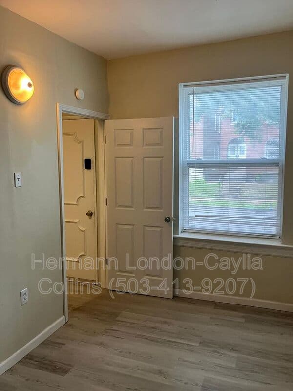 Saint Louis House: 4920 Wise Ave