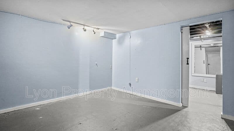 Providence House: 456 Eaton St