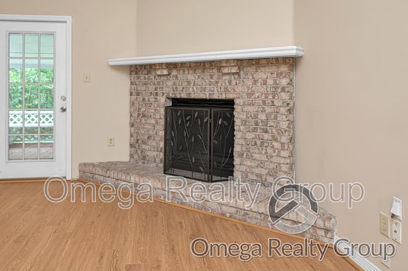 Mobile House: 4267 Springview Dr