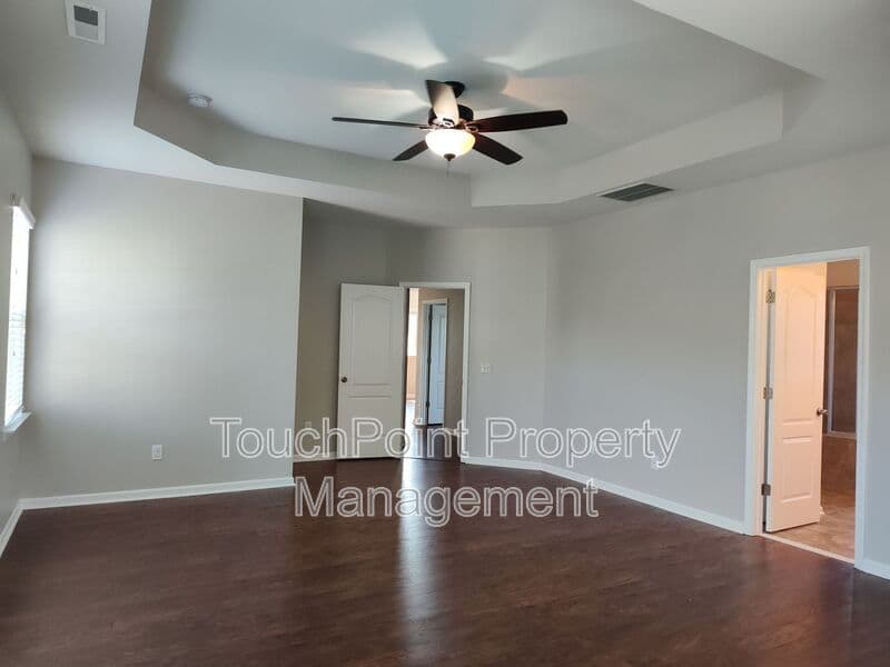 Charlotte House: 8611 Burnside Ln