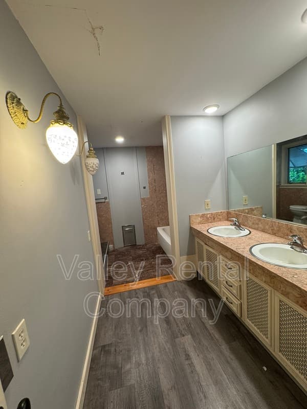 South Hadley Condo: 18 Main Street - 1L