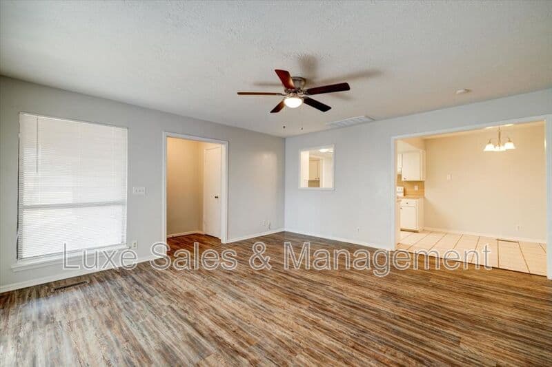Oklahoma City House: 8302 NW 8th Street