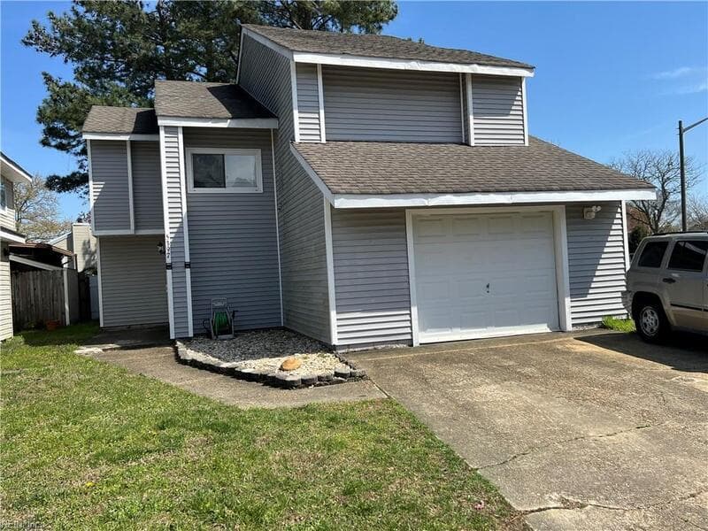 Virginia Beach House: 5397 Chatham Lake Drive