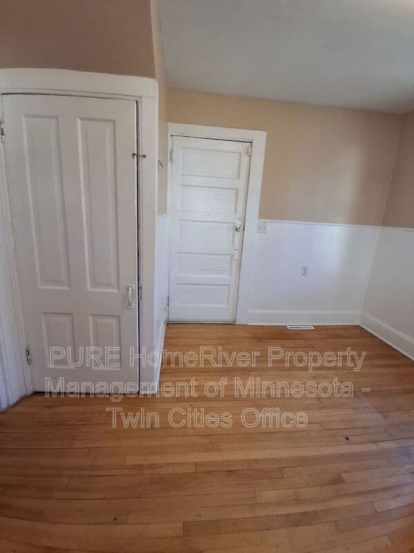 Saint Paul Condo: 987 Churchill Street #1