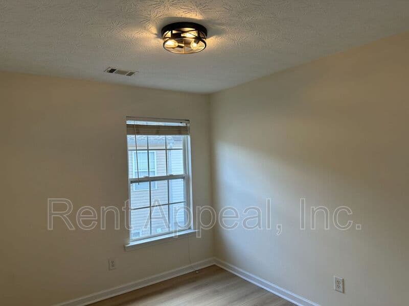 Duluth House: 3880 Grovemont Place