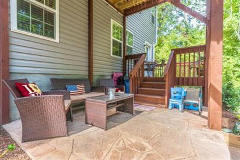 Pinehurst House: 55 Bridle Path Circle