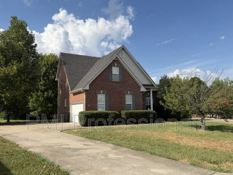 Murfreesboro House: 548 Faxon Ct