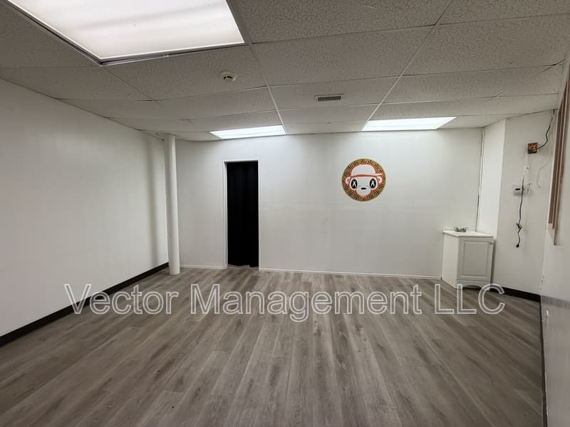 Hamden Condo: 1158 Dixwell Avenue - Team Mall - D