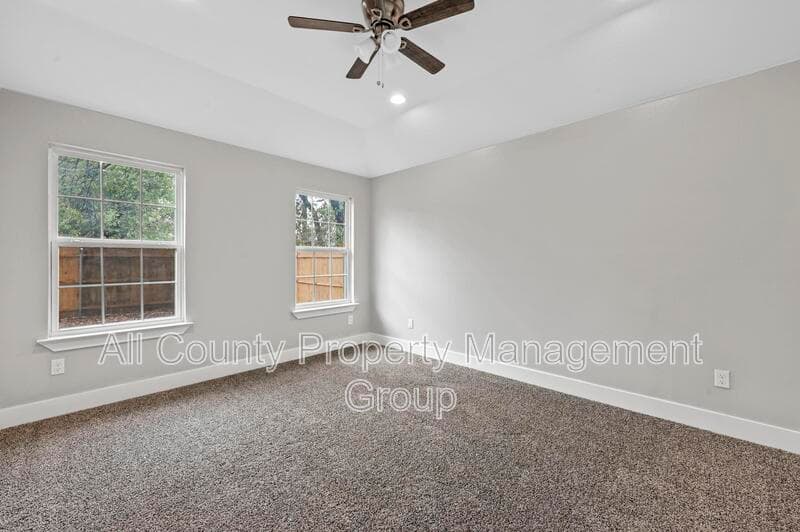 Dallas House: 1810 Life Avenue