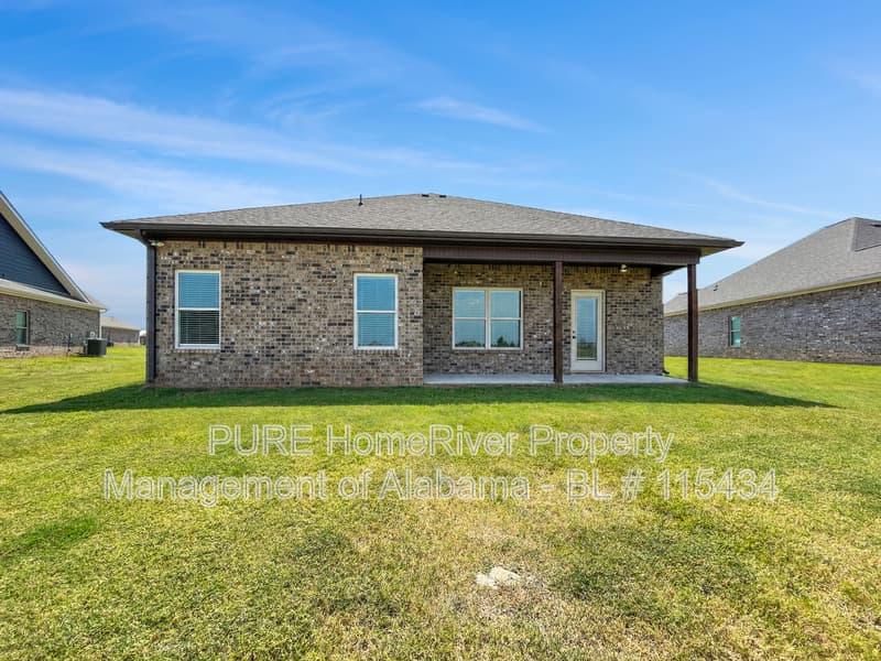 Meridianville House: 221 John Harold Dr