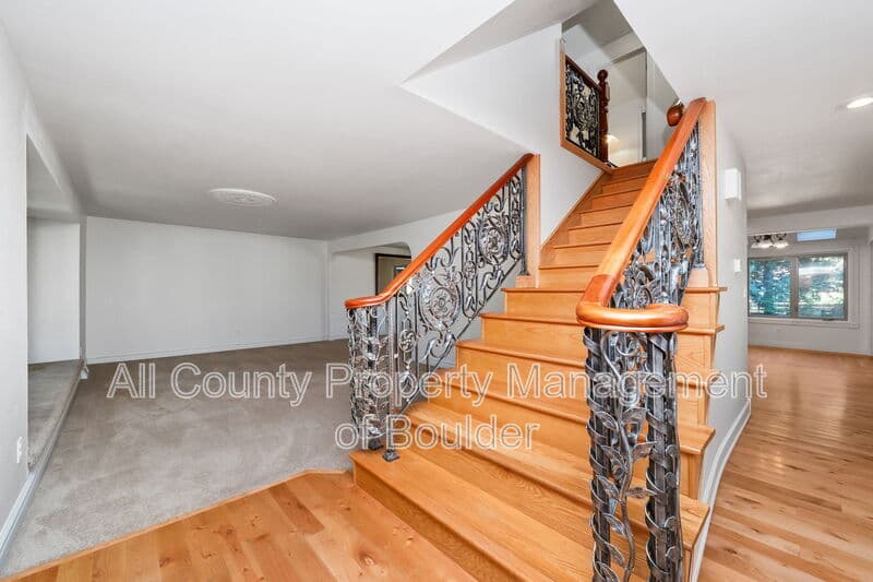 Boulder House: 4453 Pali Way