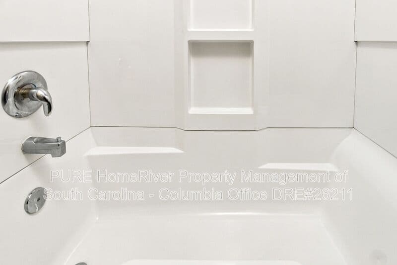 Columbia House: 3624 Live Oak St