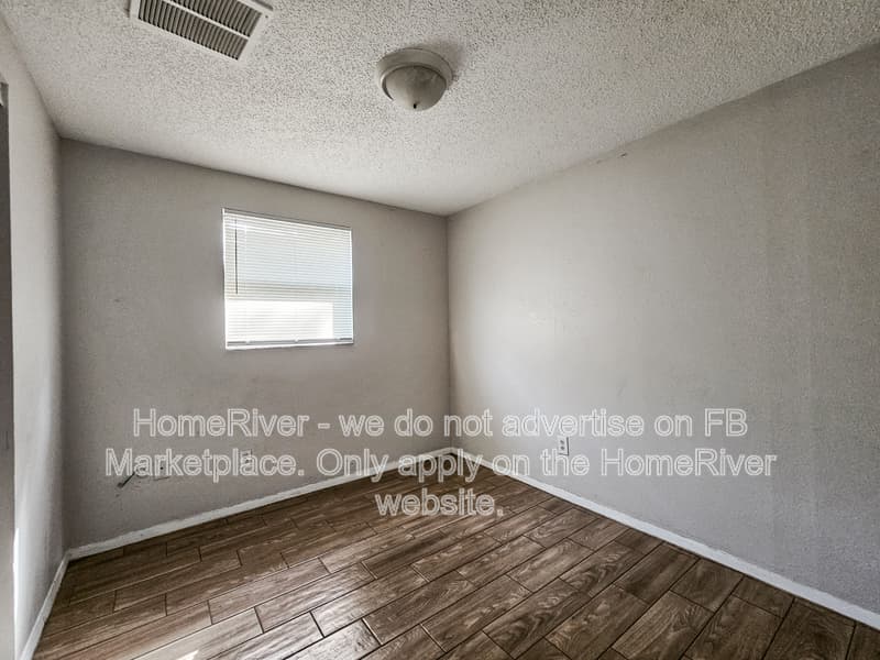Tampa Condo: 1207 E 108th Ave
