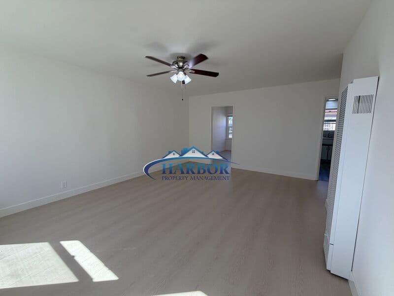 Inglewood House: 215 W Manchester Blvd
