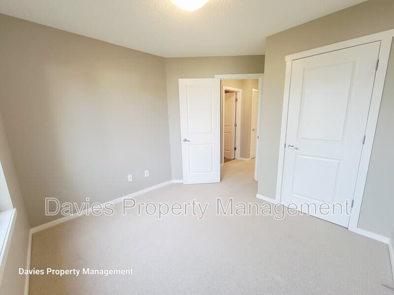 Edmonton Townhome: 603 Watt Boulevard SW