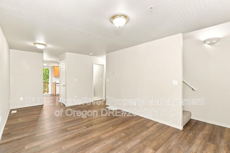 Troutdale House: 778 E Historic Columbia River Hwy