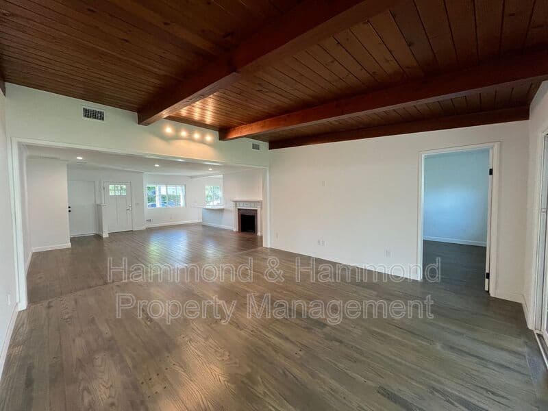 Sherman Oaks House: 13607 Huston St.