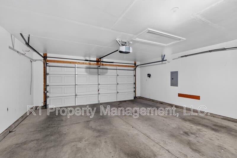 Rio Rancho House: 233 Nicklaus Drive Southeast