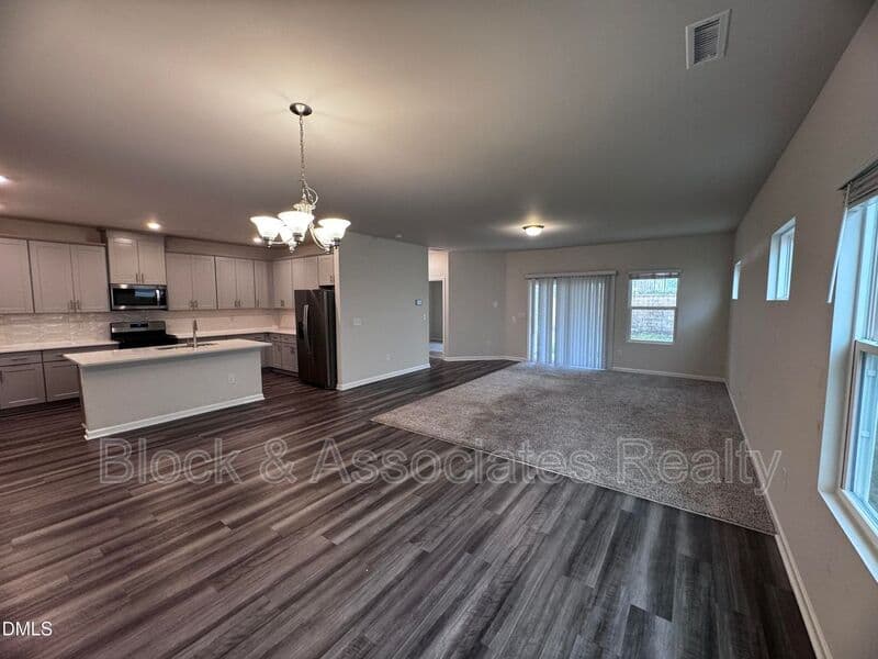 Fuquay Varina House: 129 Boone Lake Way