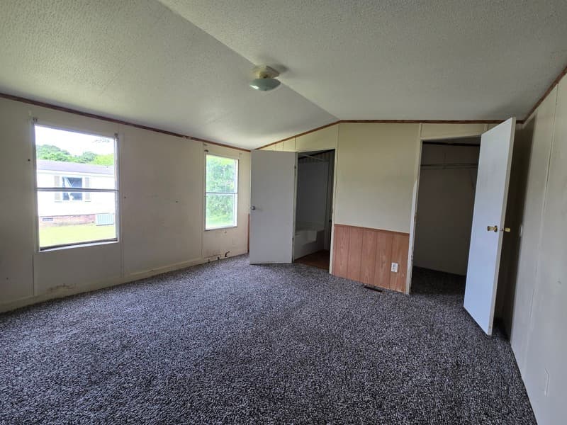 Fayetteville House: 2502 Cattail Cir