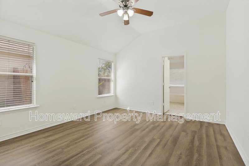 Haslet House: 900 San Felipe Trail