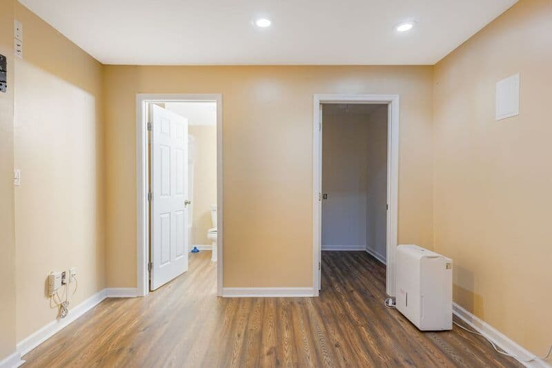 Fredericksburg House: 128 kings Mill Drive