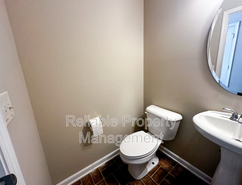 Clayton House: 136 Smart Ct
