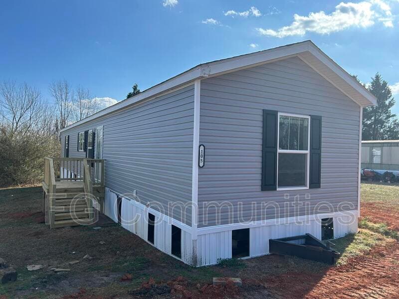 Taylorsville House: 105 Paynes Dairy Rd